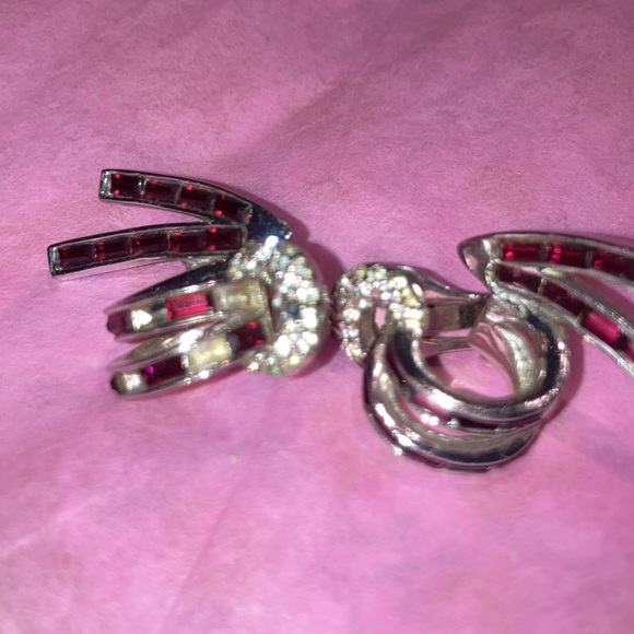 💍 Ruby Red Gemstone Gem Stone Boucher Vintage Clip On Earrings Signed 💗 - Picture 7 of 10